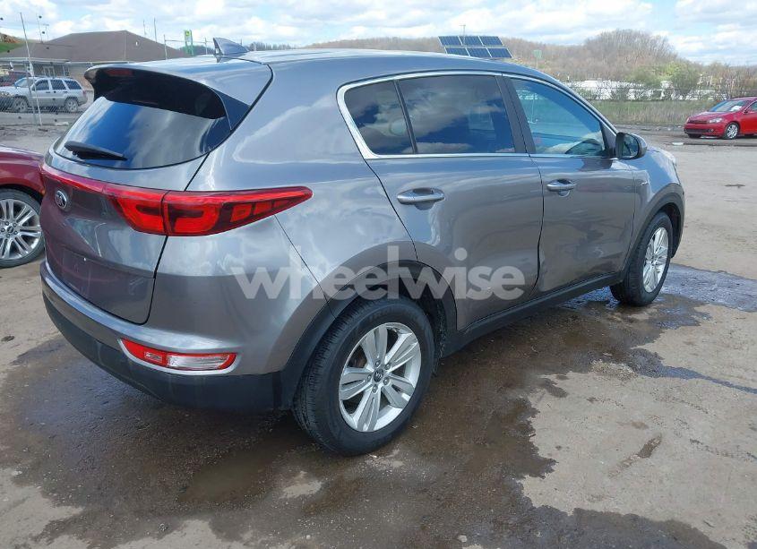 Photo 4 of 2019 Kia Sportage LX (VIN KNDPMCAC1K7549844)