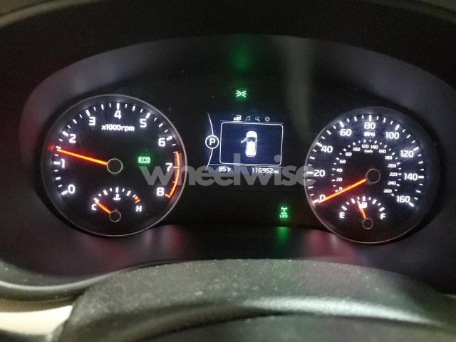 Photo 2 of 2019 KIA SPORTAGE LX (VIN KNDPMCAC1K7580317)