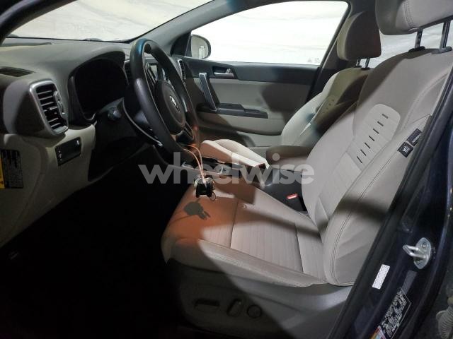 Photo 4 of 2019 KIA SPORTAGE LX (VIN KNDPMCAC1K7580317)