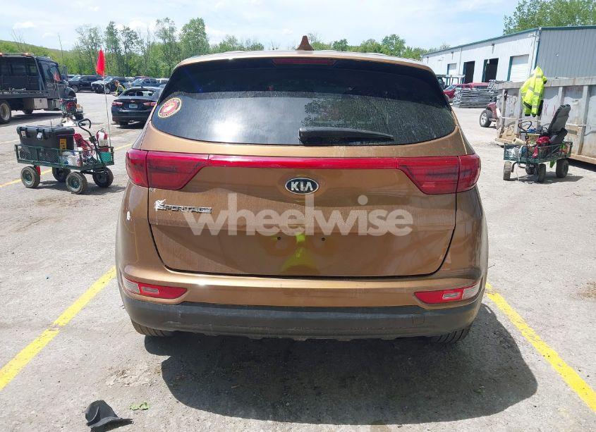 Photo 16 of 2019 Kia Sportage LX (VIN KNDPMCAC1K7615602)