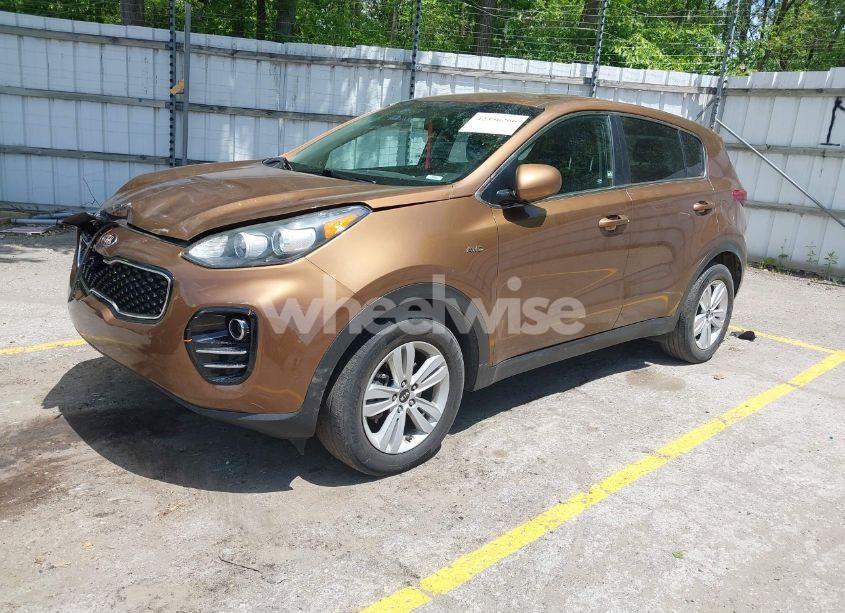 Photo 2 of 2019 Kia Sportage LX (VIN KNDPMCAC1K7615602)