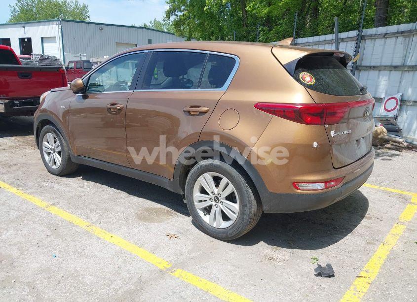 Photo 3 of 2019 Kia Sportage LX (VIN KNDPMCAC1K7615602)