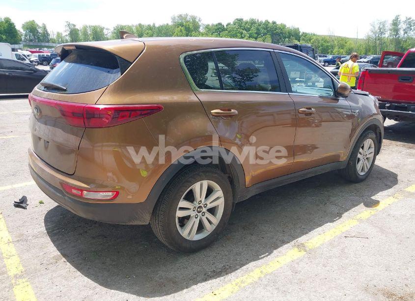 Photo 4 of 2019 Kia Sportage LX (VIN KNDPMCAC1K7615602)