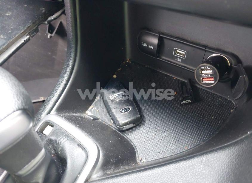 Photo 11 of 2020 Kia Sportage LX (VIN KNDPMCAC1L7704734)