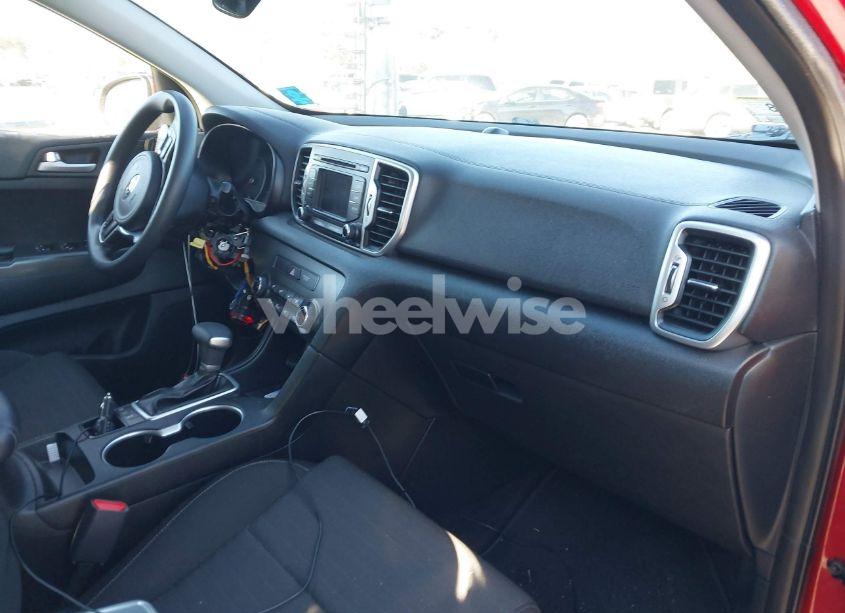 Photo 5 of 2018 Kia Sportage LX (VIN KNDPMCAC2J7447693)