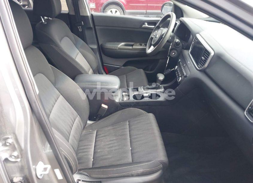 Photo 5 of 2020 Kia Sportage LX (VIN KNDPMCAC2L7778521)