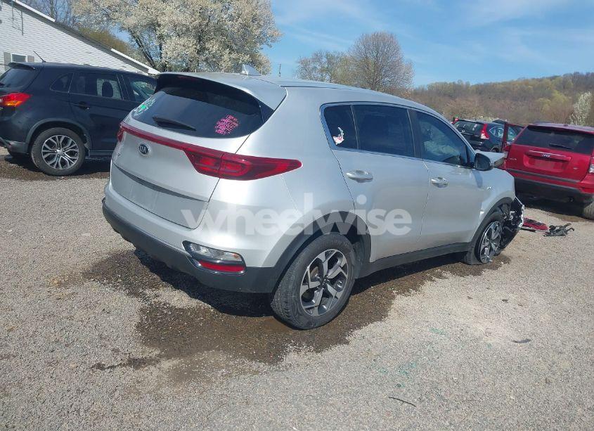 Photo 4 of 2020 Kia Sportage LX (VIN KNDPMCAC2L7801893)