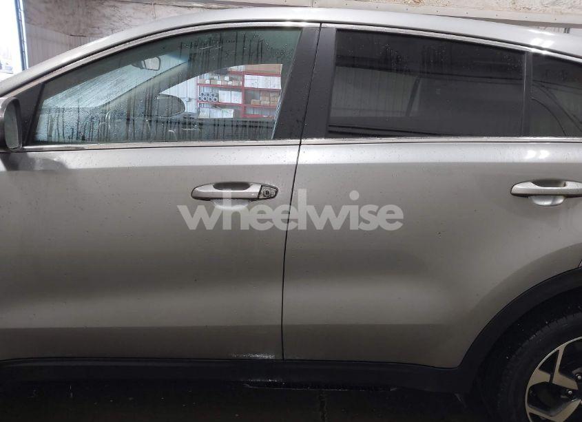 Photo 13 of 2021 Kia Sportage LX (VIN KNDPMCAC2M7886638)