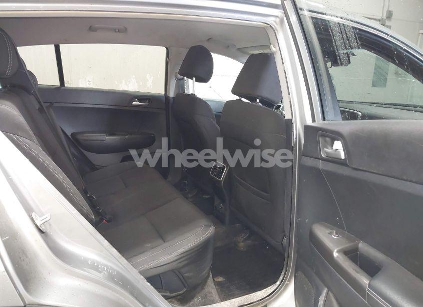 Photo 8 of 2021 Kia Sportage LX (VIN KNDPMCAC2M7886638)