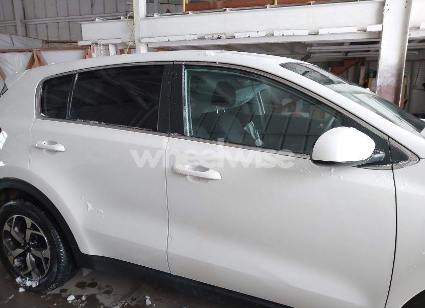 Photo 13 of 2021 Kia Sportage LX (VIN KNDPMCAC2M7889815)