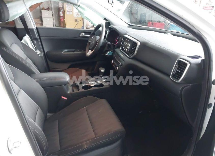 Photo 5 of 2021 Kia Sportage LX (VIN KNDPMCAC2M7889815)