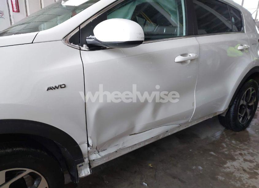 Photo 6 of 2021 Kia Sportage LX (VIN KNDPMCAC2M7889815)