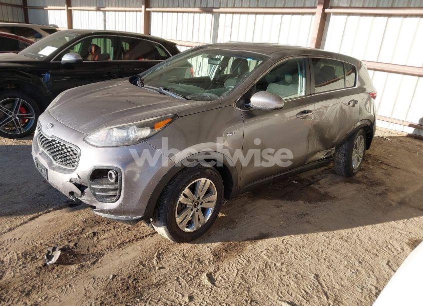 Photo 2 of 2019 Kia Sportage LX (VIN KNDPMCAC4K7502453)
