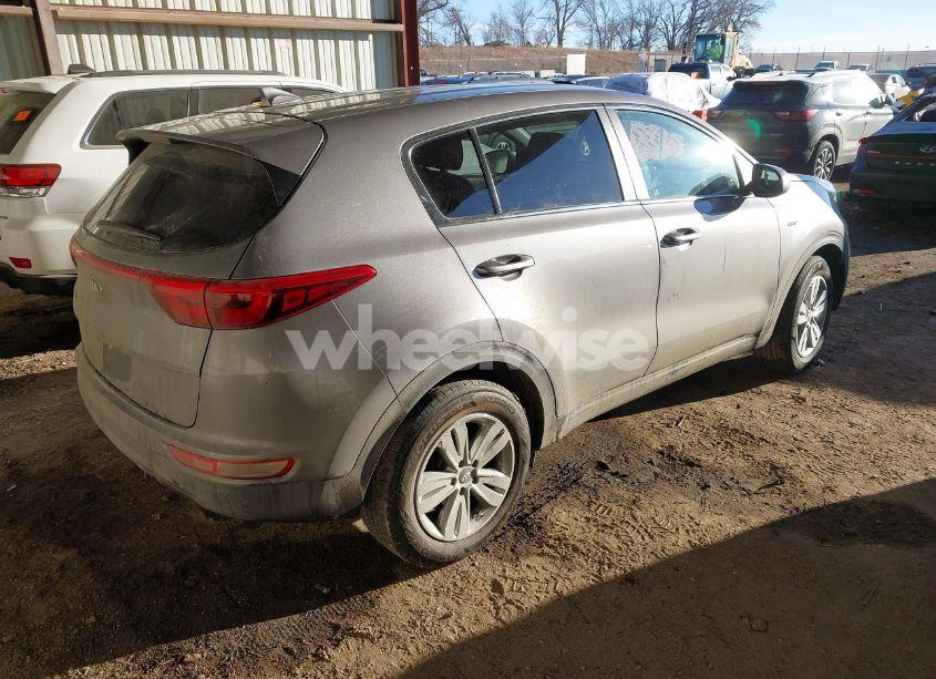Photo 4 of 2019 Kia Sportage LX (VIN KNDPMCAC4K7502453)