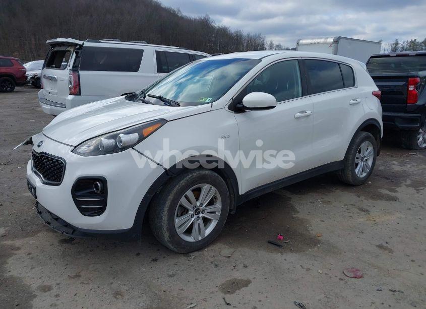 Photo 2 of 2019 Kia Sportage LX (VIN KNDPMCAC4K7531189)