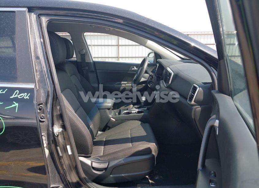 Photo 5 of 2022 Kia Sportage LX (VIN KNDPMCAC4N7955783)