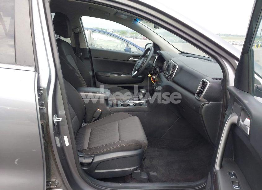 Photo 5 of 2017 Kia Sportage LX (VIN KNDPMCAC5H7126581)