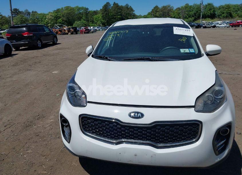 Photo 12 of 2018 Kia Sportage LX (VIN KNDPMCAC5J7372245)