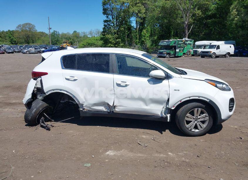 Photo 13 of 2018 Kia Sportage LX (VIN KNDPMCAC5J7372245)