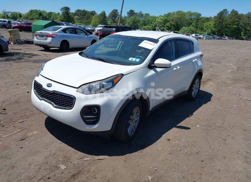 Photo 2 of 2018 Kia Sportage LX (VIN KNDPMCAC5J7372245)