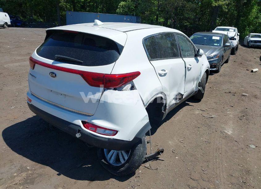 Photo 6 of 2018 Kia Sportage LX (VIN KNDPMCAC5J7372245)