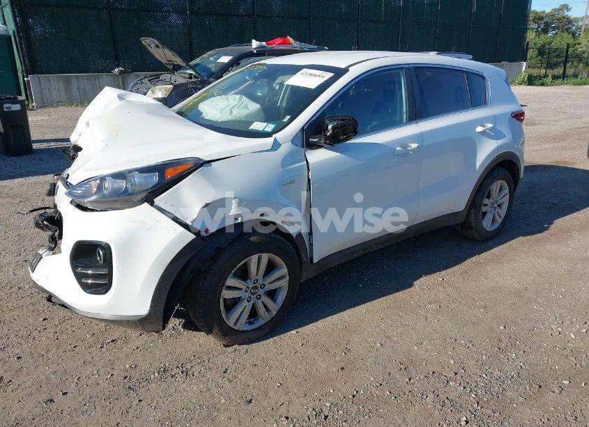 Photo 2 of 2019 Kia Sportage LX (VIN KNDPMCAC5K7608992)