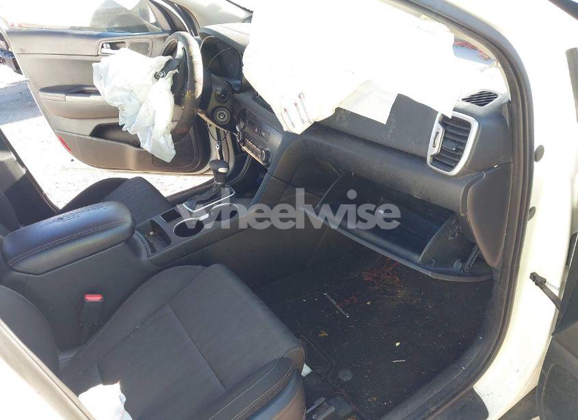 Photo 5 of 2019 Kia Sportage LX (VIN KNDPMCAC5K7608992)