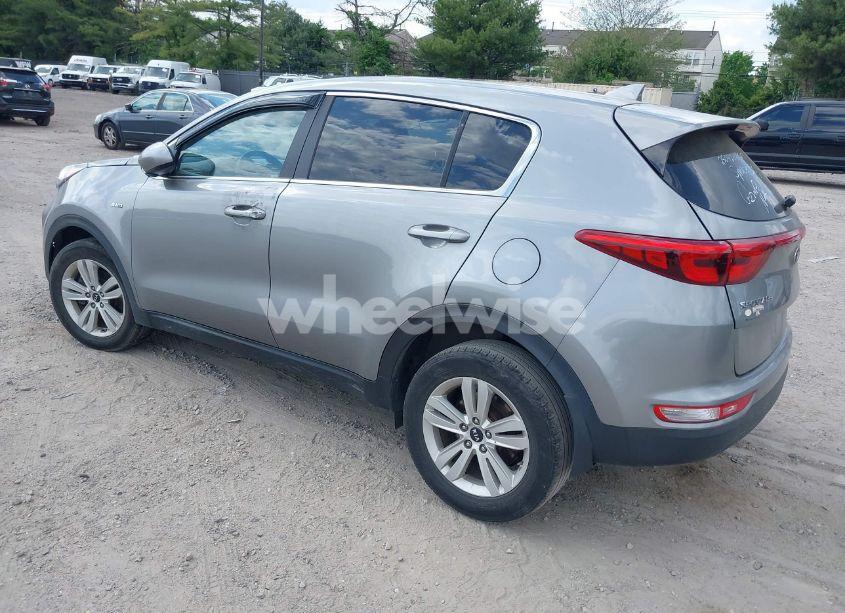 Photo 3 of 2019 Kia Sportage LX (VIN KNDPMCAC6K7624165)