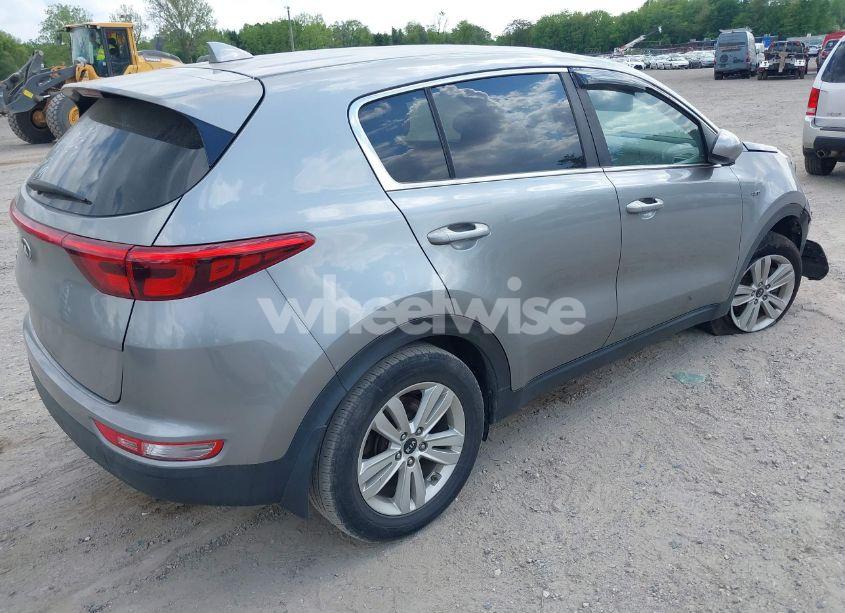 Photo 4 of 2019 Kia Sportage LX (VIN KNDPMCAC6K7624165)