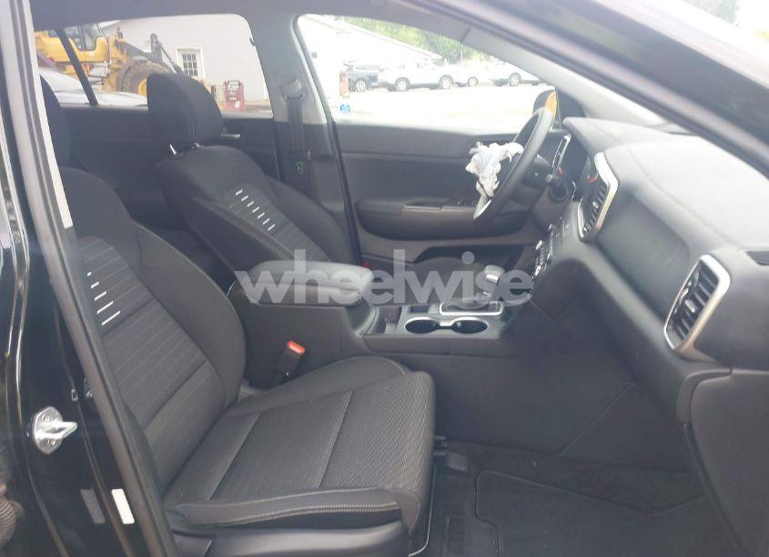 Photo 5 of 2022 Kia Sportage LX (VIN KNDPMCAC7N7026350)