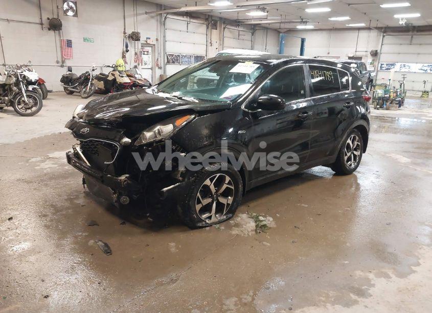 Photo 2 of 2022 Kia Sportage LX (VIN KNDPMCAC7N7999941)