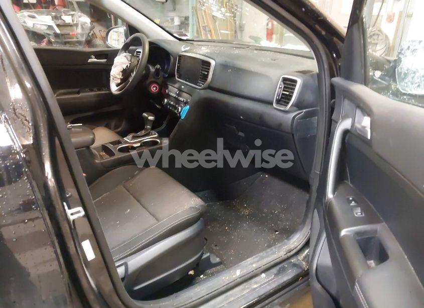 Photo 5 of 2022 Kia Sportage LX (VIN KNDPMCAC7N7999941)