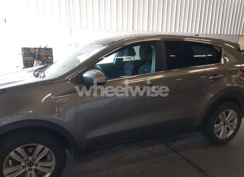 Photo 6 of 2017 Kia Sportage LX (VIN KNDPMCAC8H7135999)