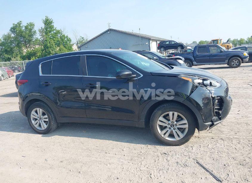 Photo 13 of 2018 Kia Sportage LX (VIN KNDPMCAC8J7487714)