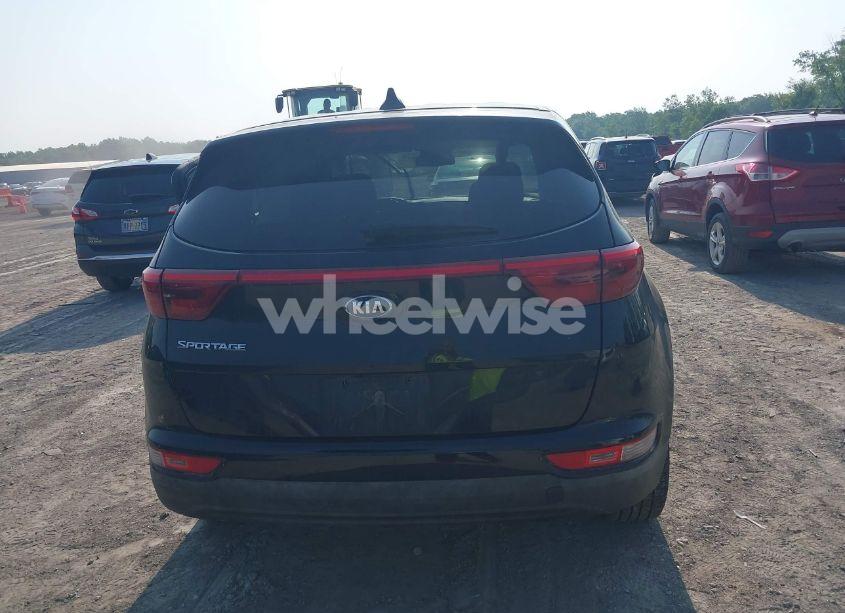 Photo 16 of 2018 Kia Sportage LX (VIN KNDPMCAC8J7487714)
