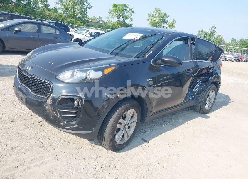 Photo 2 of 2018 Kia Sportage LX (VIN KNDPMCAC8J7487714)