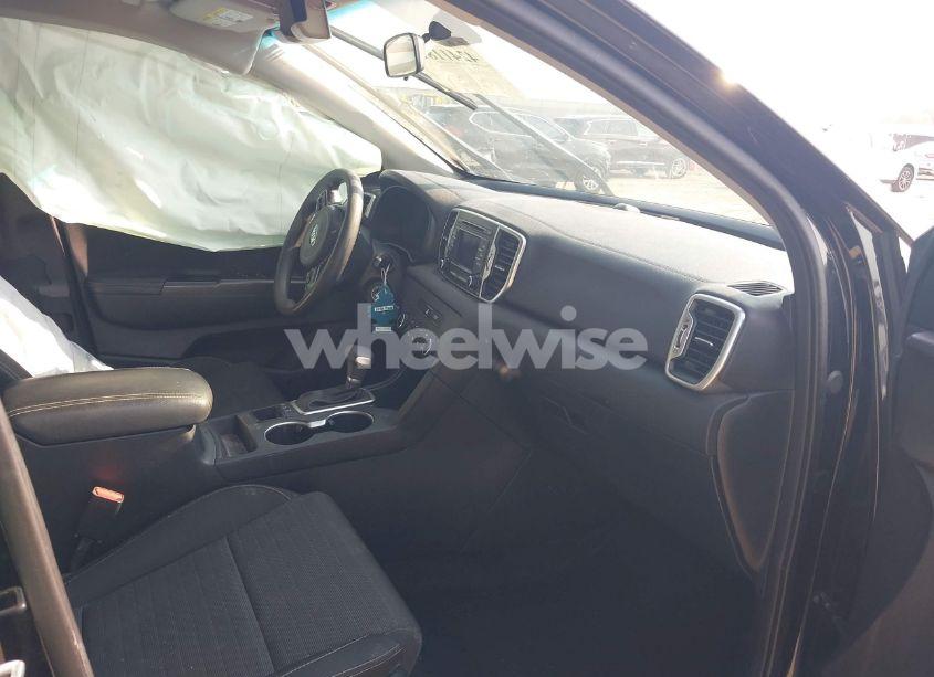 Photo 5 of 2018 Kia Sportage LX (VIN KNDPMCAC8J7487714)