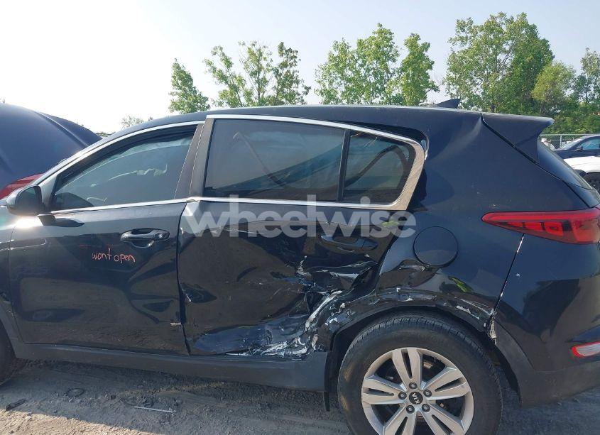 Photo 6 of 2018 Kia Sportage LX (VIN KNDPMCAC8J7487714)