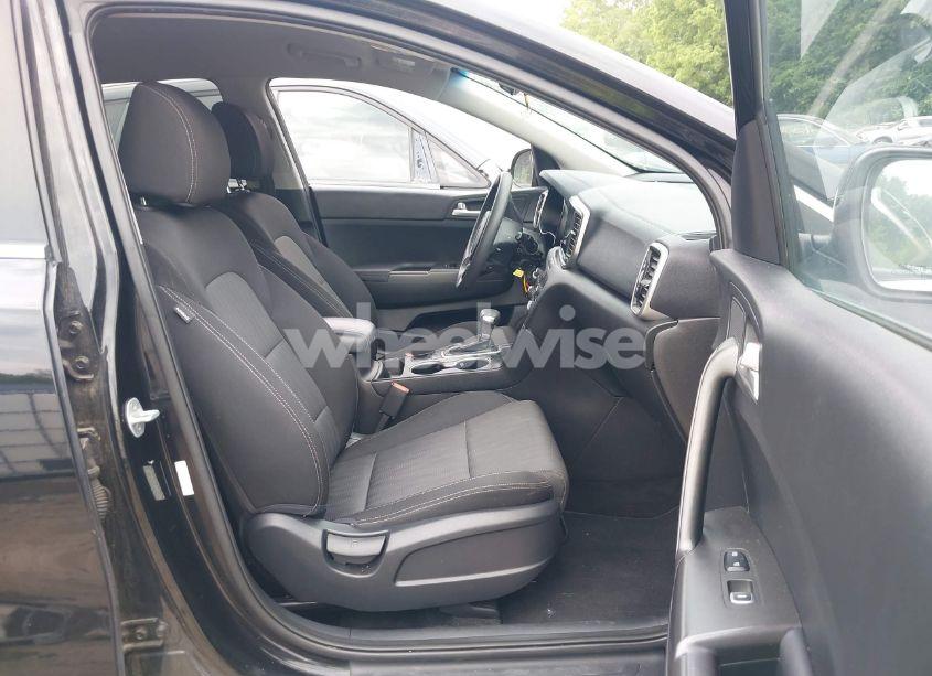 Photo 5 of 2020 Kia Sportage LX (VIN KNDPMCAC8L7733535)