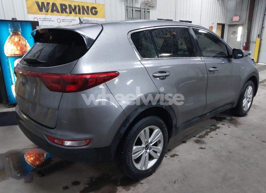 Photo 4 of 2017 Kia Sportage LX (VIN KNDPMCAC9H7198786)