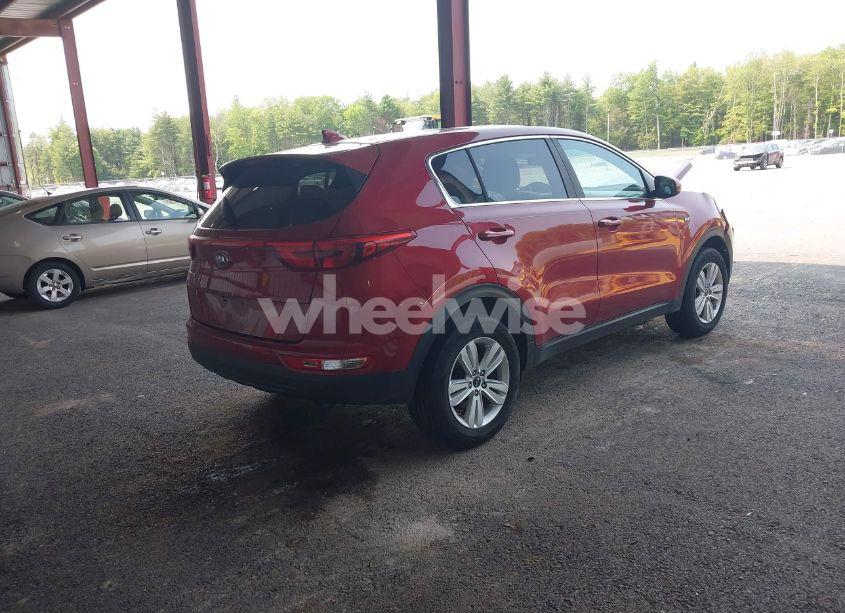 Photo 4 of 2018 Kia Sportage LX (VIN KNDPMCAC9J7386293)