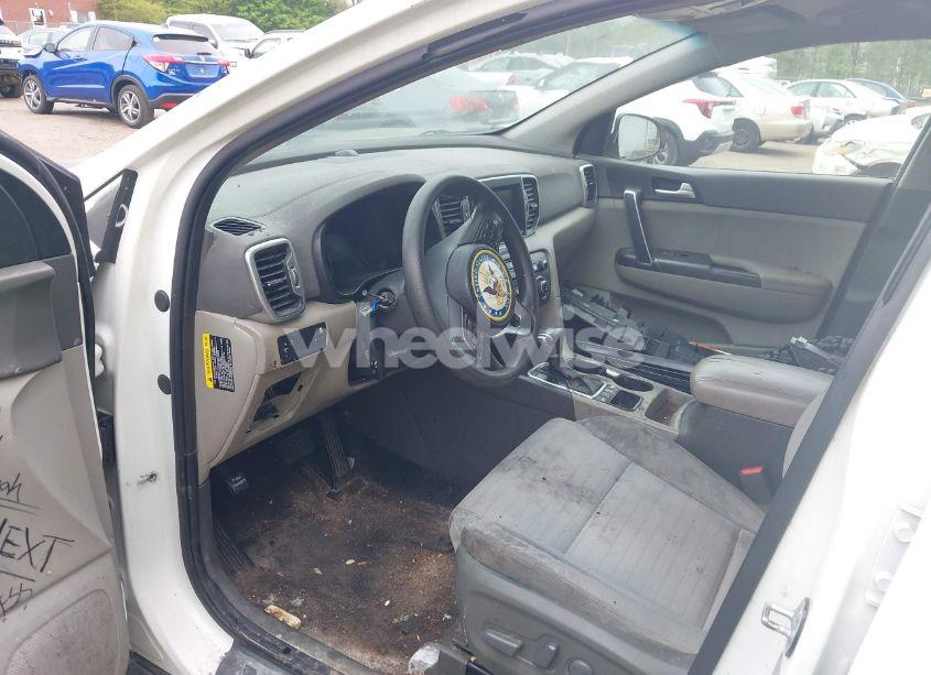 Photo 5 of 2019 Kia Sportage LX (VIN KNDPMCAC9K7590335)