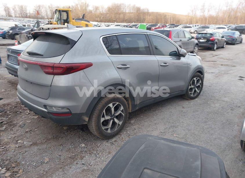 Photo 4 of 2021 Kia Sportage LX (VIN KNDPMCAC9M7917898)