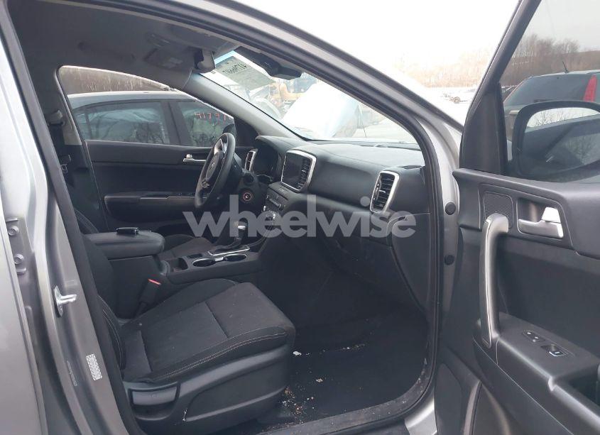 Photo 5 of 2021 Kia Sportage LX (VIN KNDPMCAC9M7917898)