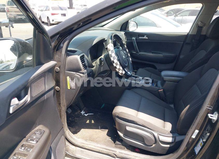 Photo 5 of 2017 Kia Sportage LX (VIN KNDPMCACXH7122834)