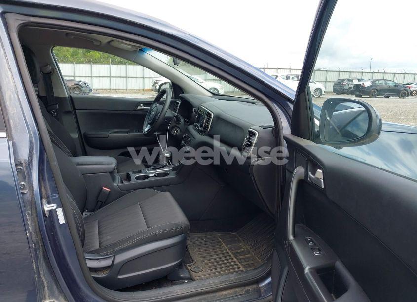 Photo 5 of 2017 Kia Sportage LX (VIN KNDPMCACXH7243055)