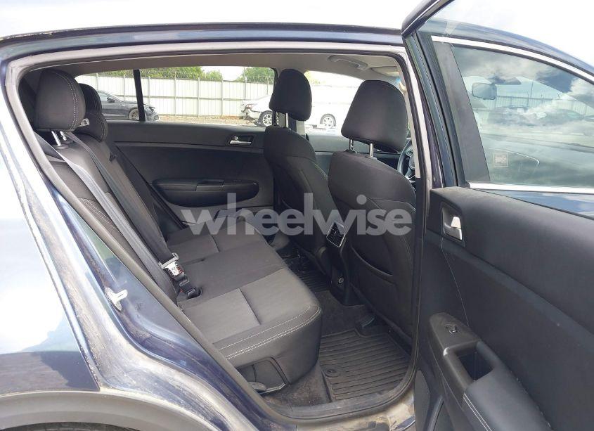 Photo 8 of 2017 Kia Sportage LX (VIN KNDPMCACXH7243055)