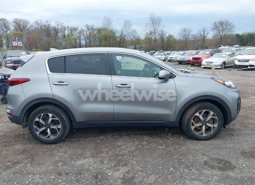Photo 13 of 2020 Kia Sportage LX (VIN KNDPMCACXL7781585)