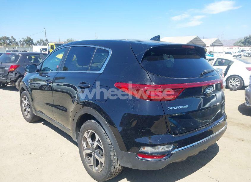 Photo 3 of 2022 Kia Sportage LX (VIN KNDPMCACXN7953407)