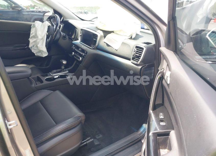 Photo 5 of 2020 Kia Sportage EX (VIN KNDPN3ACXL7779610)